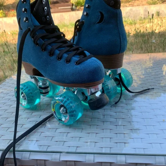 Moonlight roller skates  
Orig:269.00 - Picture 6 of 16